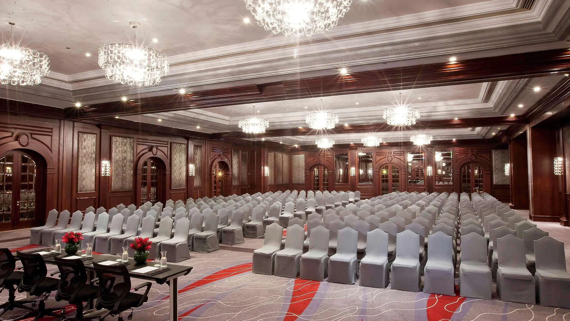 Mövenpick Hotel&Apartments Dubai