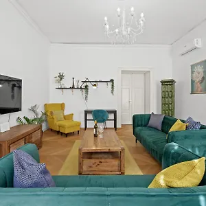 Augier - Elegant & Spacious - Centre Apartment