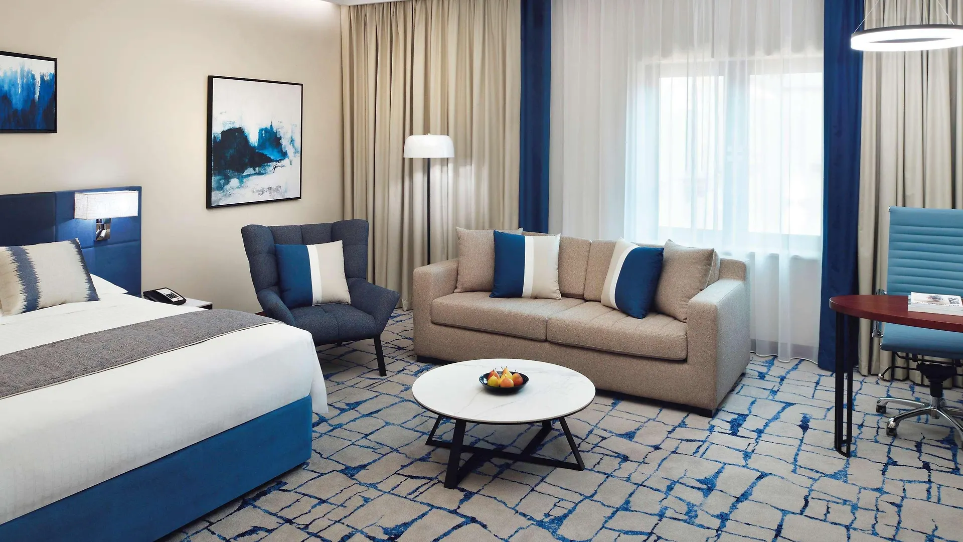 Moevenpick Hotel & Apartments Bur Dubai 5*,